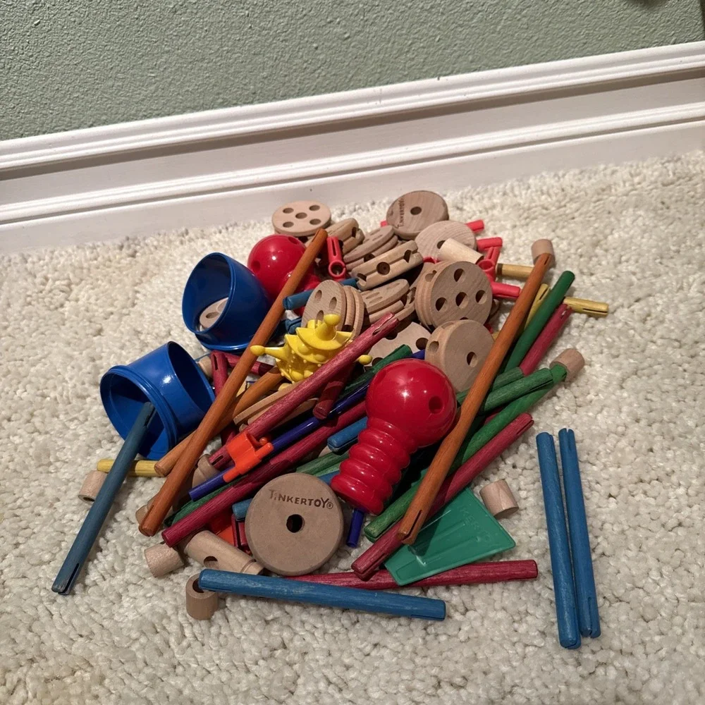 PLAYSKOOL THE CLASSIC TINKERTOY CONSTRUCTION JUMBO BUILDER SET INCOMPLETE 89 PCS